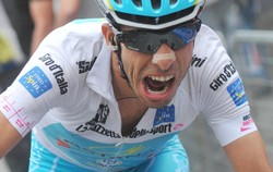 Giro d’Italia: Wygrana Tiralongo. Liderem Contador