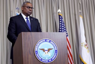 Przedstawiciele Pentagonu w Ramstein: Nie ma decyzji o przekazaniu Ukrainie Abramsów i Leopardów