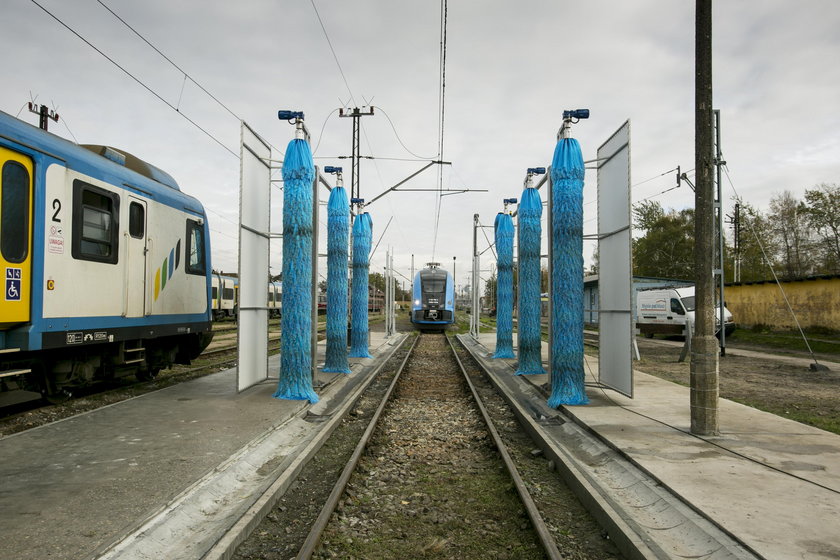 Katowice. Koleje Śląskie zakupiły automatyczną myjkę pociągów