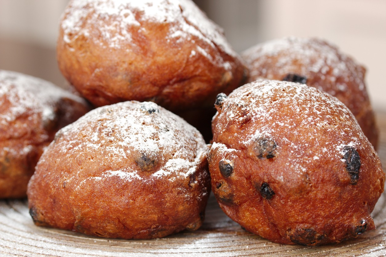 Holandské Oliebollen sú pečivo podobné šiškám.
