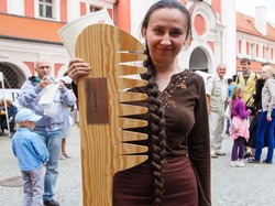 Oto zwyciężczyni konkursu na najdłuższy warkocz w Polsce. 166 cm!