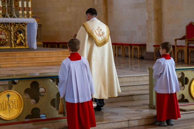 Obeležava se 25. decembra katolički Božić