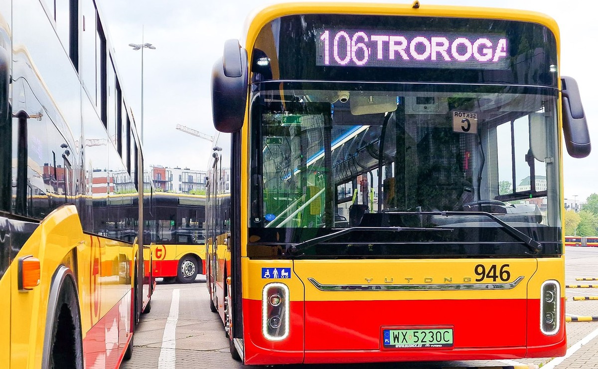 Yutong U12 już jeździ w Warszawie - MZA przez 12 miesięcy będzie testować ten autobus. Stylistyka pojazdu została doceniona nagrodą Busworld Design Award podczas targów Busworld Europe w Brukseli