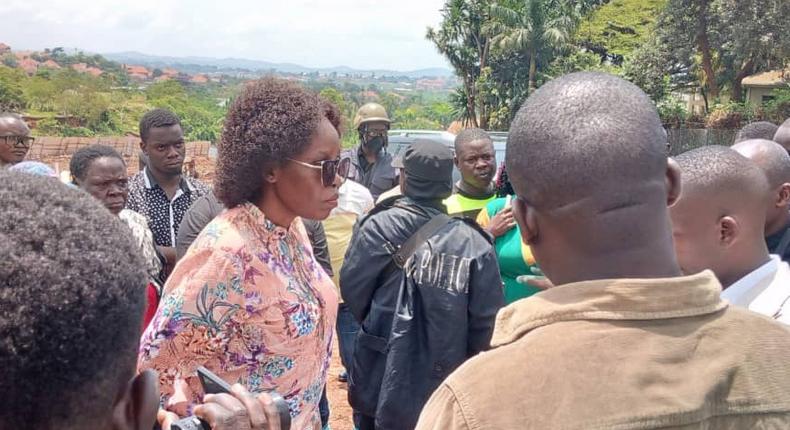 Nabakooba addressing residents