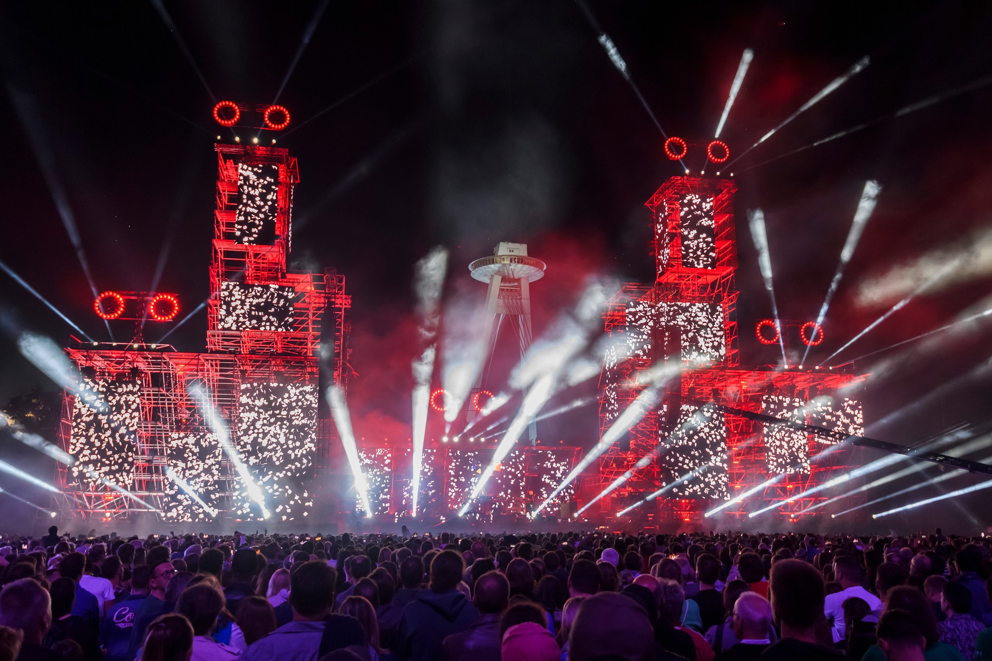 Veľkolepý koncert Jeana-Michela Jarra v Bratislave.