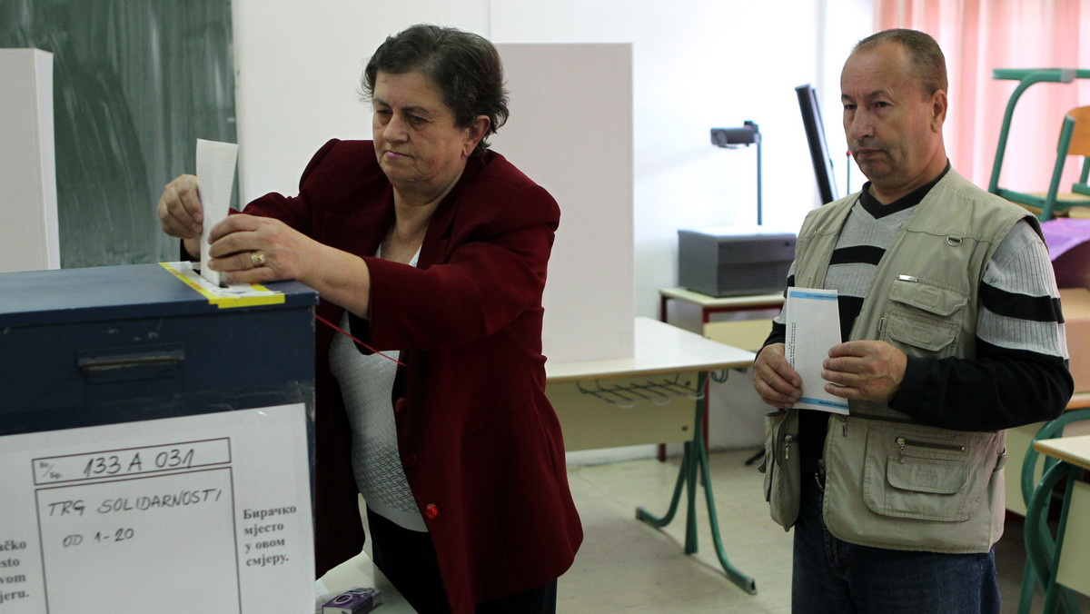 Niedzielne wybory lokalne w Bośni i Hercegowinie (BiH) nie przyniosły zasadniczych zmian - ze wstępnych rezultatów wynika, że na szczeblu komunalnym u władzy pozostają partie narodowe - muzułmańskie (bośniackie), serbskie i chorwackie.