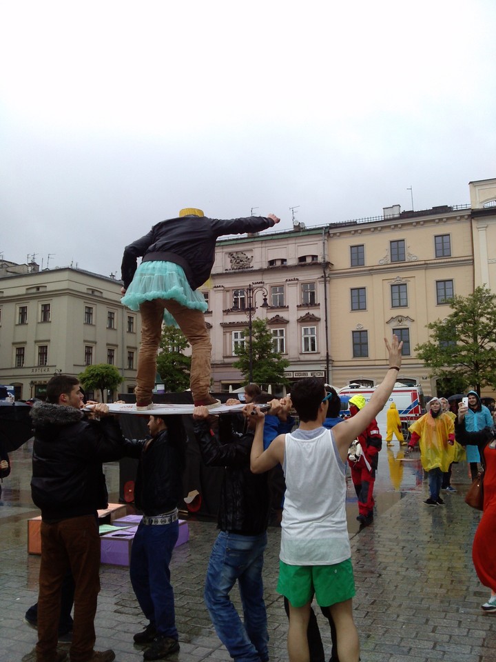 Juwenalia po krakowsku, studenci wygrali z deszczem