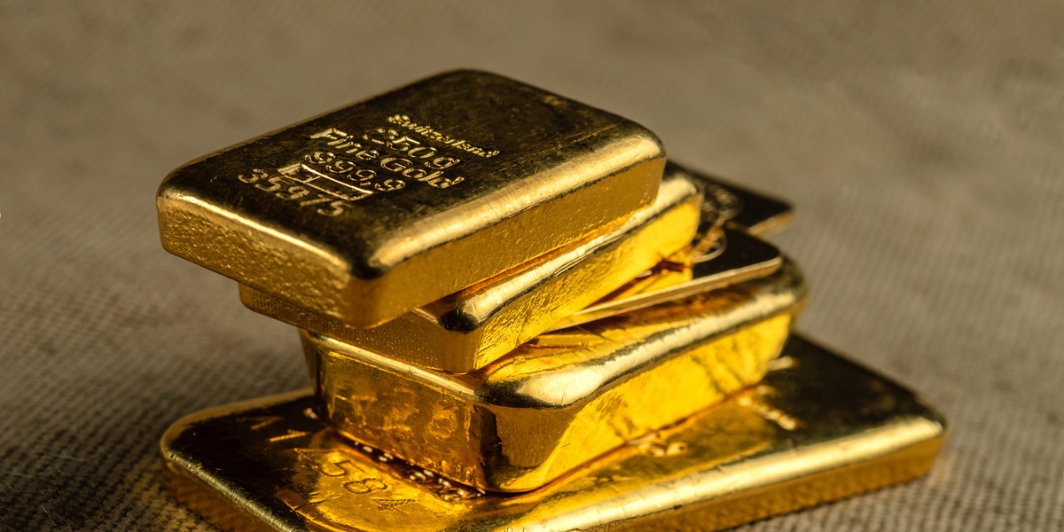 KGHM planuje produkować i sprzedawać mniejsze sztabki złota klientom indywidualnym. Obecnie wytwarzane przez spółkę są zbyt duże