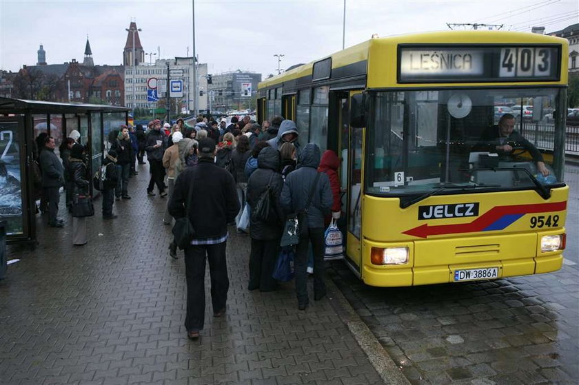 Prezes MPK we Wrocławiu jeździ 2 brykami