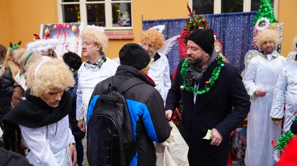 Paczkami Dobrych Relacji, a także dobrym słowem, częstował m.in. prezydent Jacek Sutryk. 