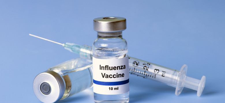 Szczepienie przeciw grypie w aptekach. Rząd próbuje ratować szczepionki
