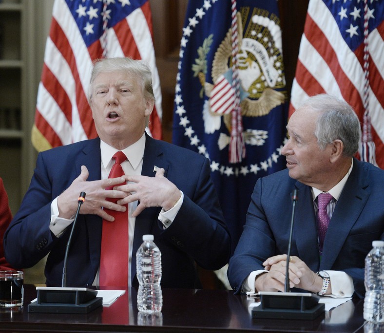 Donald Trump y Stephen Schwarzman en 2017
