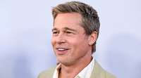 Mi történt Brad Pitt hajával? Új frizurát villantott a sármos színész