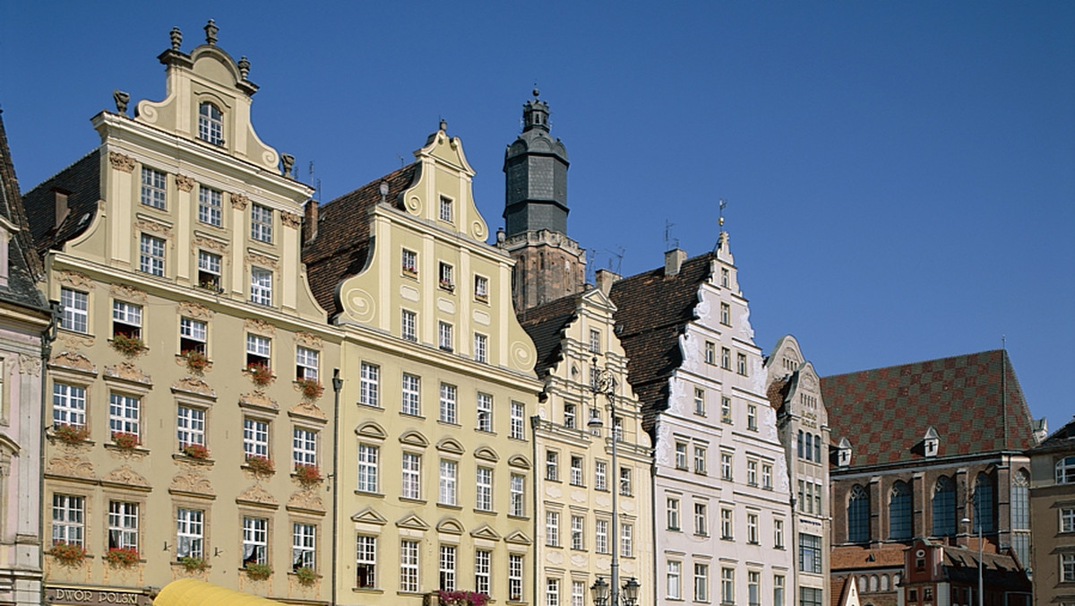 Scena główna Teatru Polskiego im. Jerzego Grzegorzewskiego została uroczyście oddana do użytku po remoncie i modernizacji. Nowa scena jest jedną z najnowocześniejszych w Polsce. Wartość projektu to 24 mln zł, z czego ponad 13,5 mln zł pochodziło ze środków unijnych.