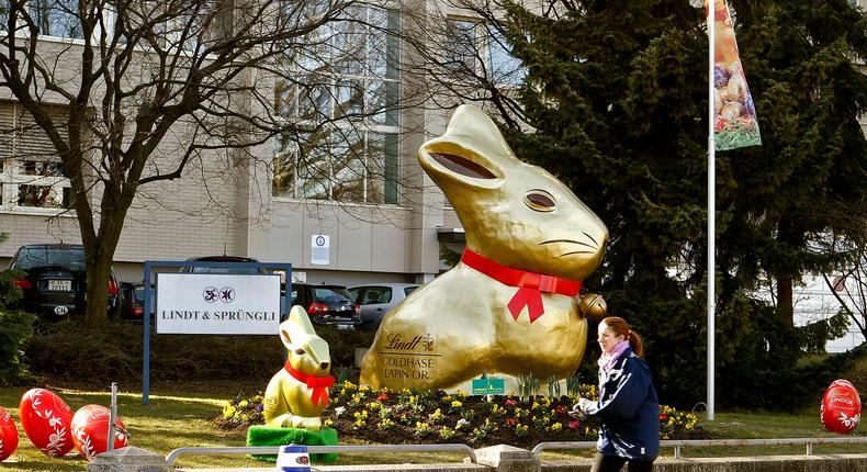 A giant gold-wrapped Easter bunnies at Lindt's Zurich headquarters.
