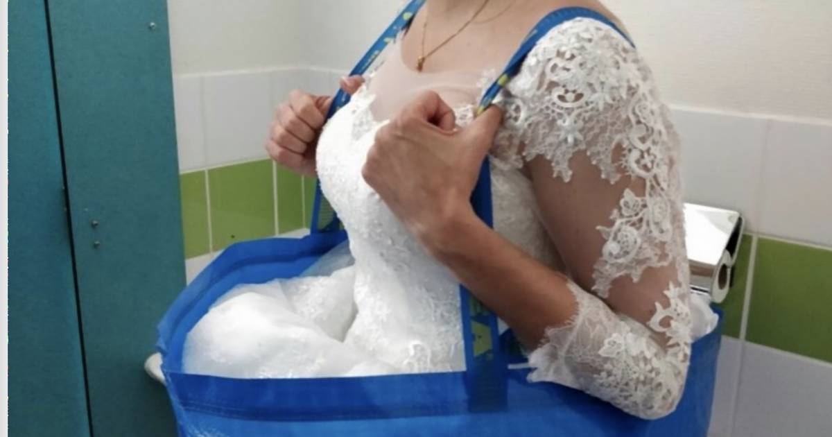 Braut nutzt Ikea-Tasche zum Pinkeln: So bleibt das Brautkleid sauber