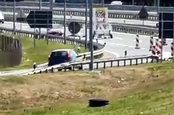 "NEMOJTE KUCATI PO MREŽAMA, NEGO ODMAH ZOVITE POLICIJU!" MUP uputio hitno upozorenje građanima Srbije: Uvode se pojačane mere na putevima