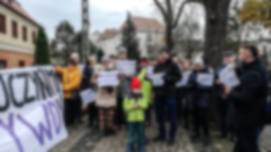 Wierni jadą do nuncjusza, bo chcą odwołania abp. Głódzia. "Protest ostatniej szansy"