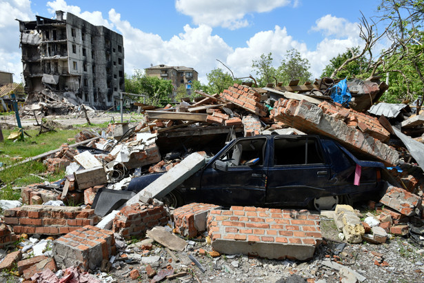 Zniszczenia po rosyjskim ostrzale w Borodziance w obwodzie kijowskim