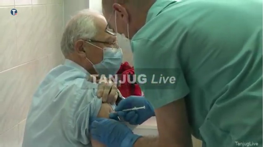 Dr Kon je posle Brnabić i Kisić takođe primio vakcinu