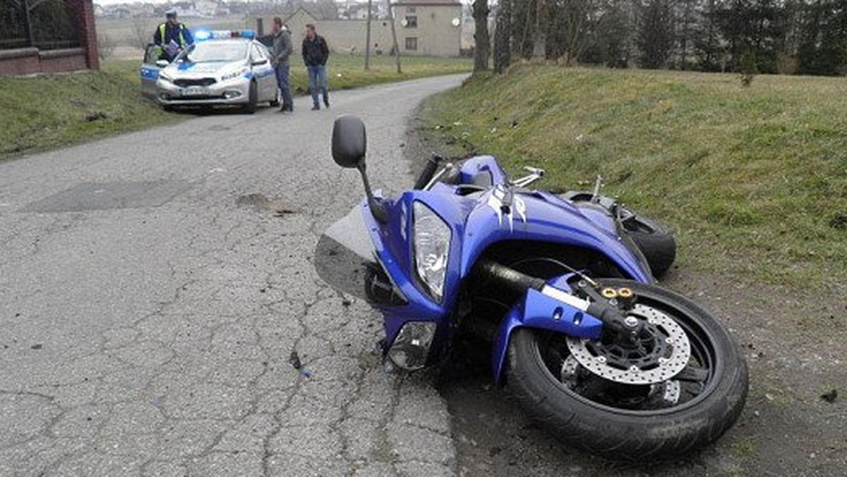 W wyniku tragicznego wypadku w Jejkowicach zginął 50-letni motocyklista. Do wypadku doszło wczoraj, około godziny 15, przy ulicy Niewiadomskiej.