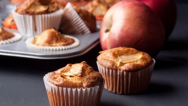 Amerykański klasyk na śniadanie. Muffinki z jabłkami w kilka minut