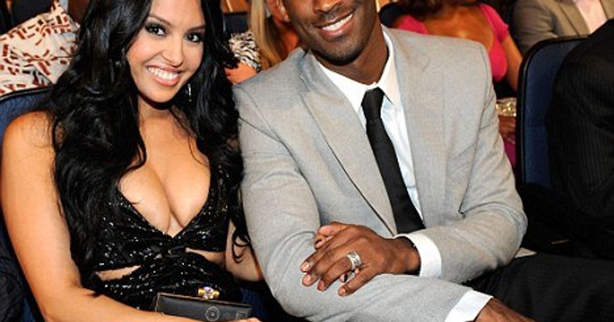 Kobe Bryant Former NBA player and wife, Vanessa mark 15th