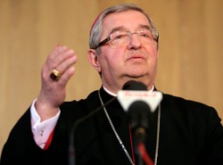 Abp Głódź: To, co mówi Palikot, jest żenujące