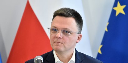 Te słowa Hołowni się nie potwierdziły. Kluczył i tłumaczył się w programie na żywo. "Tak to czasem jest"