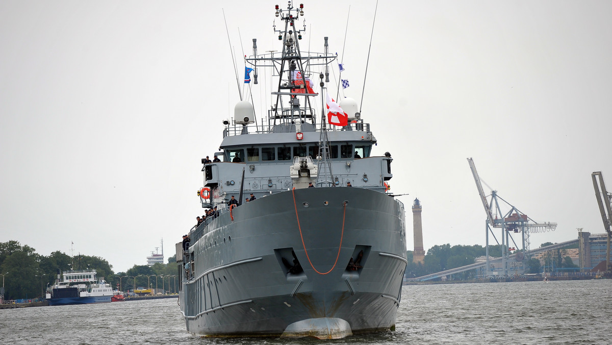 Szczecin: ORP Kontradmirał Xawery Czernicki na 100 lat niepodległości