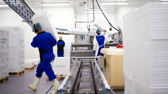 PLATA PREKO 3.000 EVRA, a NE TREBA ISKUSTVO! Traže radnike ODMAH, nude BONUSE i sigurne ugovore!