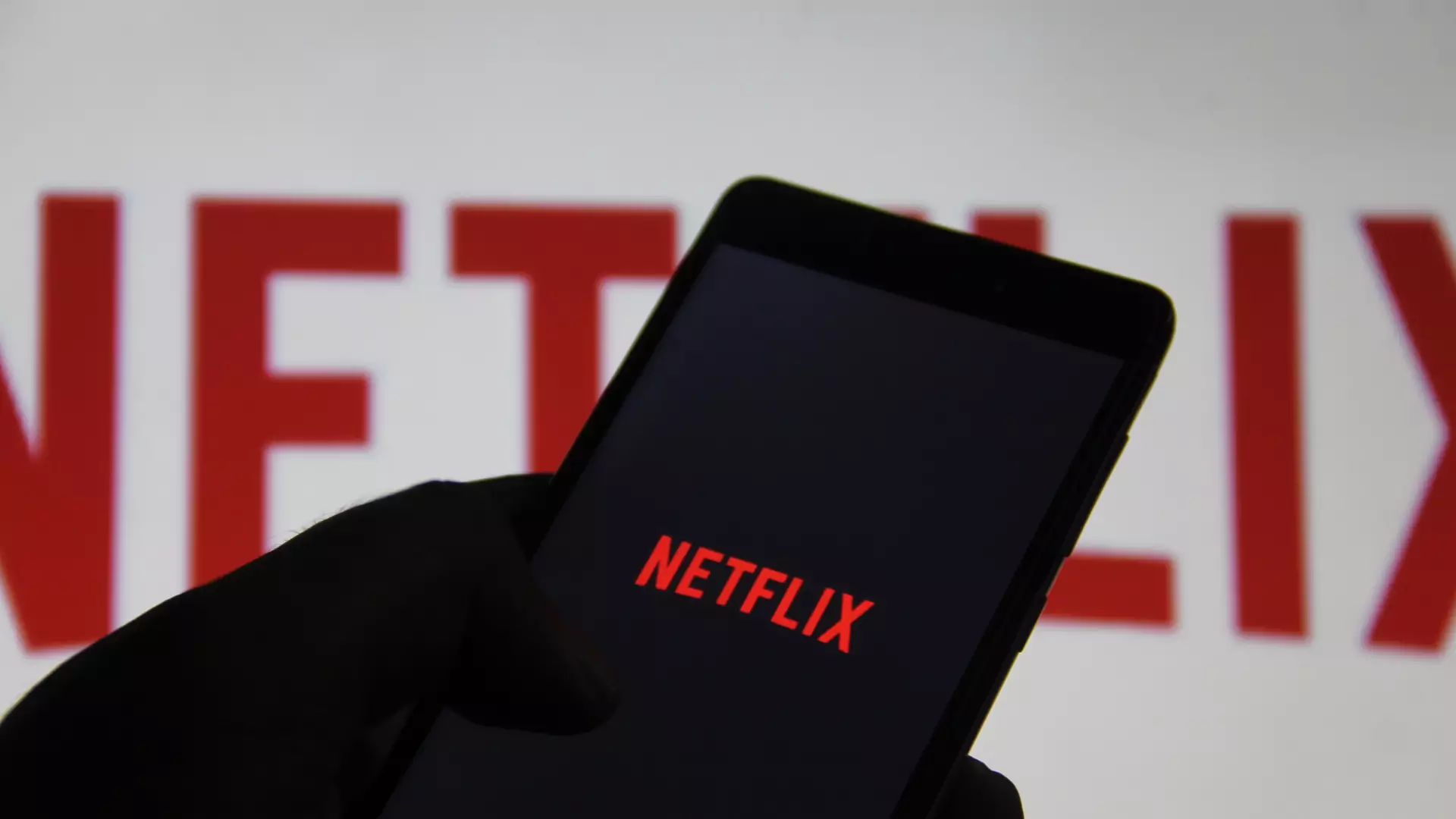 Tańszy Netflix dla użytkowników smartfonów. Serwis testuje nowe plany taryfowe