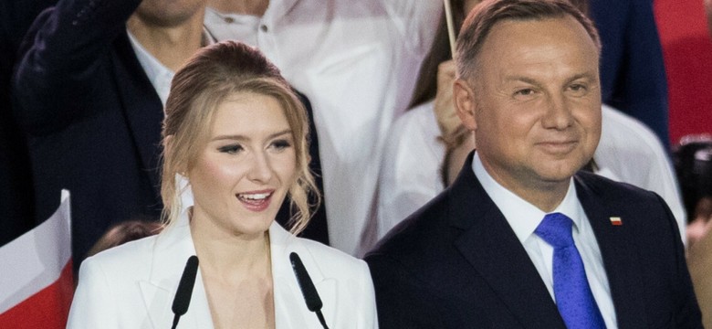 Kinga Duda dostała awans. Jej zarobki mogą przewyższać pensję ojca