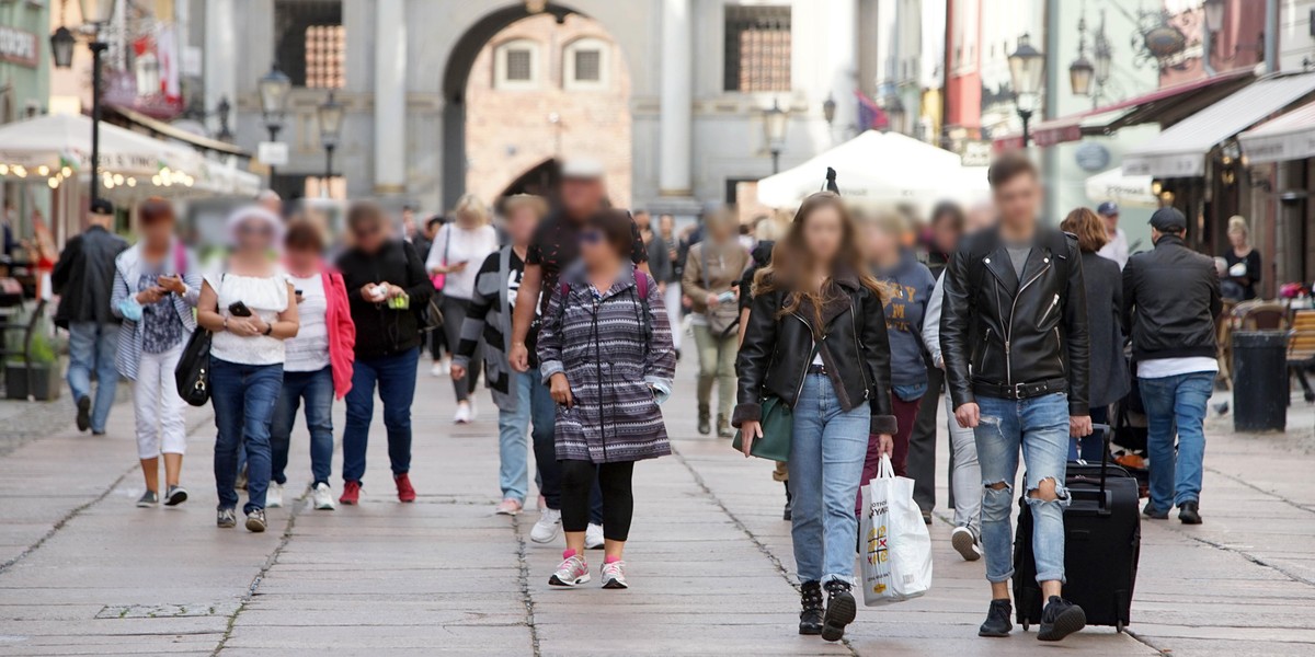 Tylu Polaków nie wierzy w epidemię 