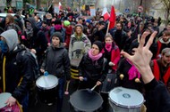 uczestnicy demonstracji Solidarność zamiast nacjonalizm Warszawa faszyzm ksenofobia