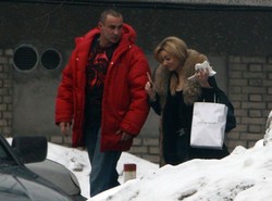 Czy piękna tancerka uwiedzie Saletę?