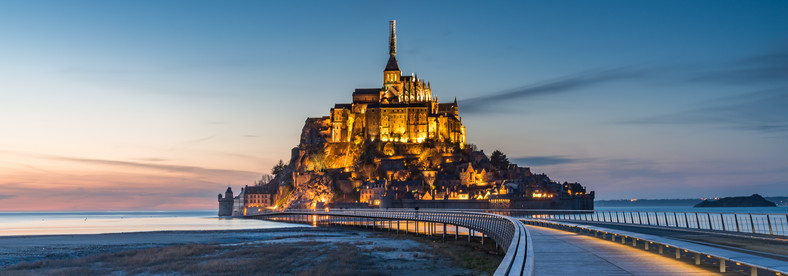 Historia opactwa św. Michała Archanioła na Mont-Saint-Michel