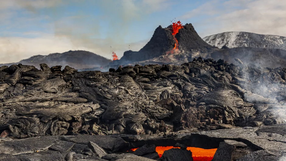 Erupcje na Islandii. To może być początek aktywności wulkanów trwającej dziesięciolecia. fot. Gunnar Örn Árnason/Getty Images