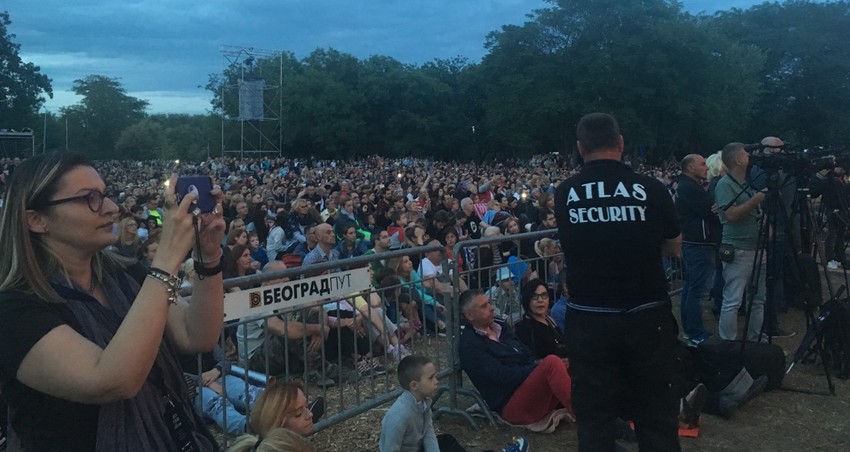 Masa ljudi na svakom koraku