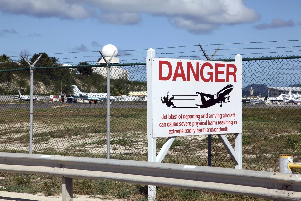 Uwaga na nisko latające samoloty, Sint Maarten