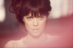 Lenka na płycie i koncercie