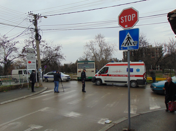 Autobus sleteo sa kolovoza u Durmitorskoj ulici