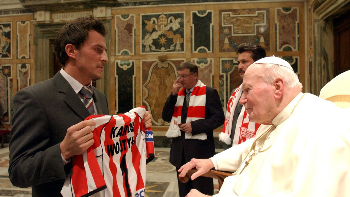 W niedzielę papież Franciszek ogłosił świętymi Jana Pawła II i Jana XXIII. Jan Paweł II uwielbiał sport. Był wielkim fanem Cracovii. W trakcie swojego pontyfikatu papież Polak wielokrotnie spotykał się ze sportowcami, którzy do dziś z radością wspominają te spotkania...