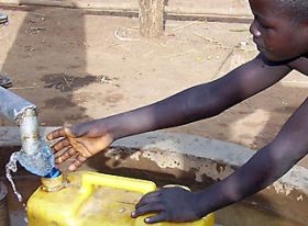 Ebola - Akár fél évbe is telhet a vírus megfékezése