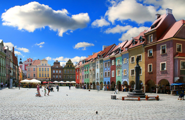 W Poznaniu w okresie wakacyjnym spada liczba zawieranych transakcji kupna - sprzedaży.