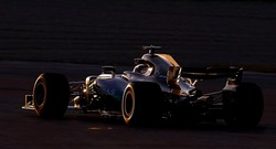 Formuła 1: Hamilton najszybszy na testach w Barcelonie