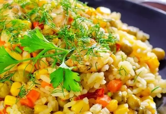 Ryż smażony z warzywami - prosty i smaczny posiłek
