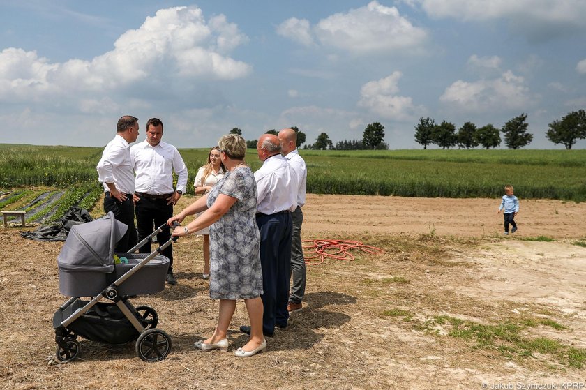 Prezydent Andrzej Duda u Bardowskich. Skrytykowali ich za strój