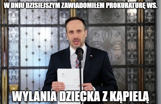 Janusz Kowalski rozbawił internautów. Memy z politykiem - Wiadomości
