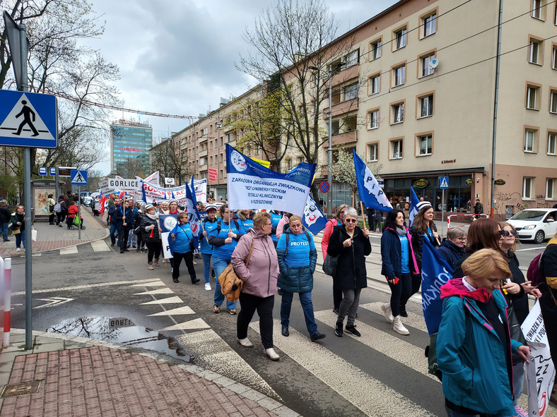 W proteście wzięło udział kilkaset osób, głównie z Małopolski i Podkarpacia